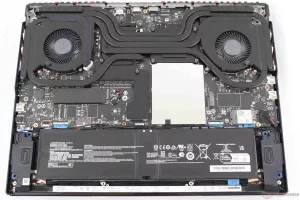 MSI HX Open Bottom - ​MSI Raider 18 HX cooling system​
