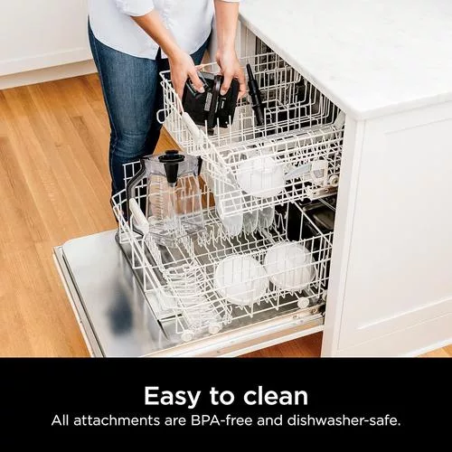 Ninja Countertop Blender in action – easy cleaning and simple assembly